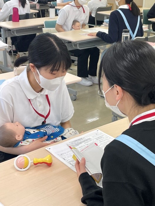 【専攻科】母子保健指導で演習を行いました イメージ画像