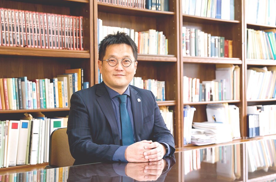 足利 学(藍野大学短期大学部 学長)